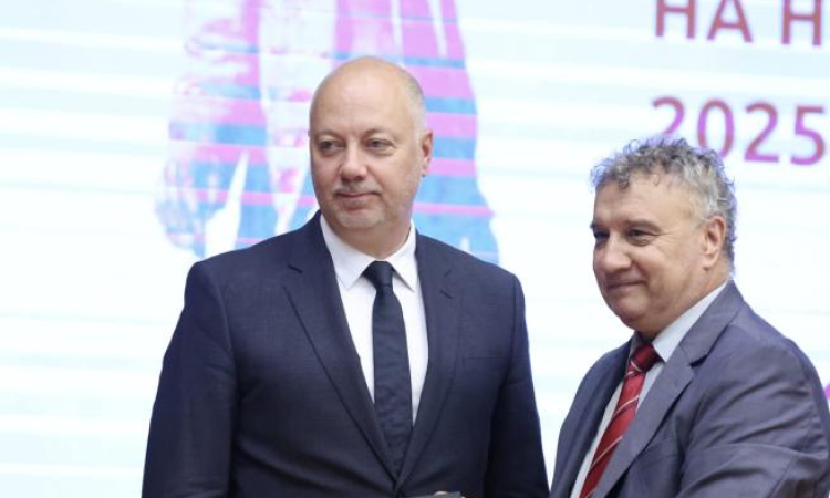 Желязков: Правителството се вслушва във всяка критика